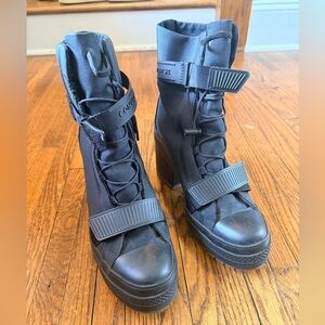 Converse Black Women's Lug Sole Boots